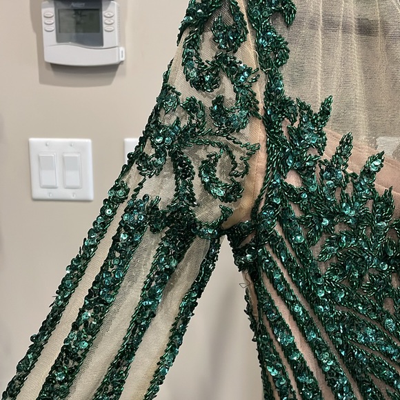 Green formal dress - Picture 4 of 5